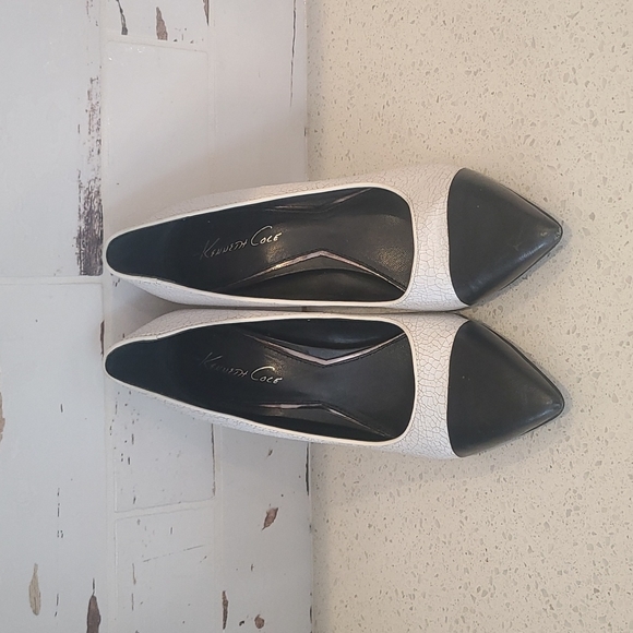 Kenneth Cole white and black high heels - Picture 2 of 6